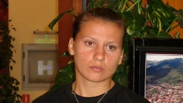 O campioana nationala la box din Suceava care si-a vazut antrenorul murind in ring este ajutata de un oras intreg sa mearga la Europene