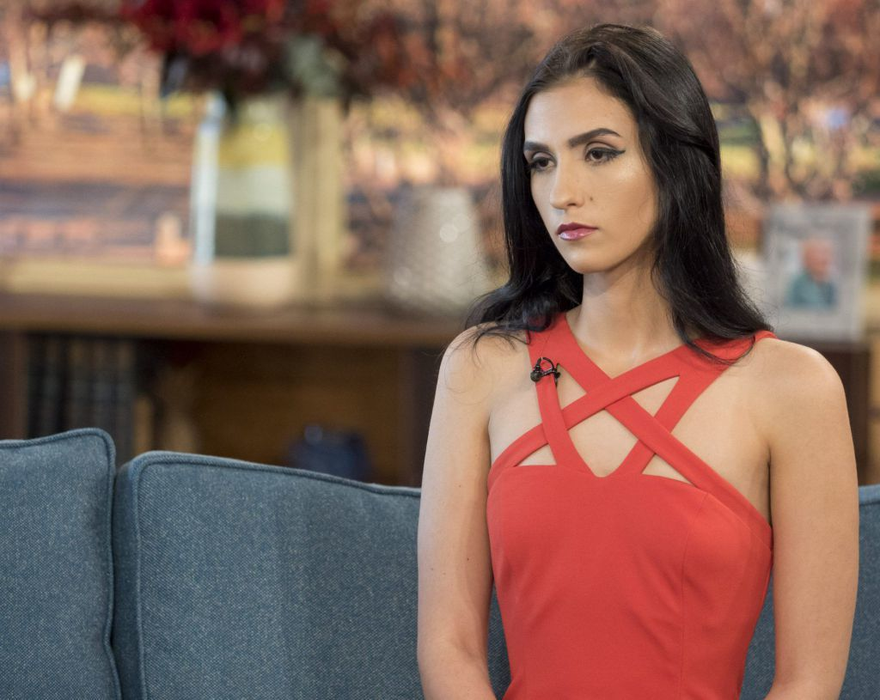 Am obţinut primele declaraţii ale elevei care îşi vinde virginitatea: ”Un domn arab din Dubai mi-a oferit 2 milioane de euro ca să…”