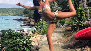 Avem dovada! Cum şi-a ”photoshopat” Elena ex-Mandinga ultimele imagini în costum de baie