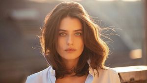 Alice Peneacă a născut o fetiță perfect sănătoasă! Modelul a publicat prima imagine cu micuța