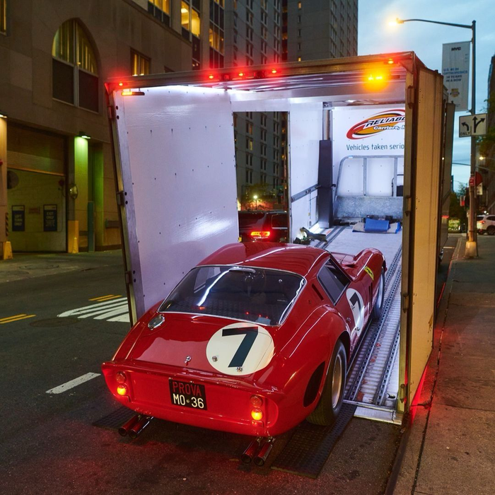 Cum arată cel mai scump Ferrari din lume. A fost vândut acum la New York pentru suma de 51.700.000 dolari