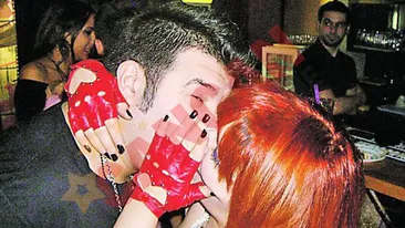 Sarutat cu japca sub ochii iubitei