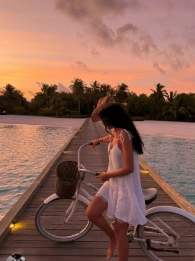 Ce a observat toată lumea în fotografiile Adelinei Pestrițu din Maldive. Vedeta a reacționat