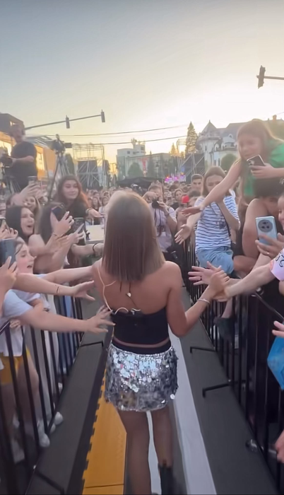 Iuliana Beregoi, acuzată că are „aere” de vedetă. Ce ar fi făcut la un concert din Piatra Neamț/ sursă foto: TikTok