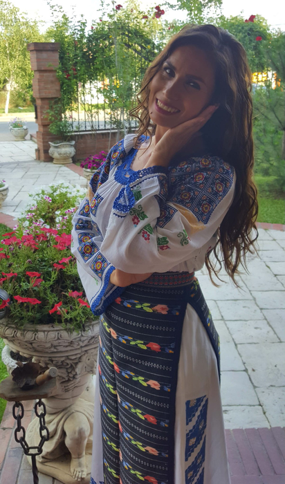 Daniela Ploia, cântăreața de muzică populară, este terorizată de amantele fostului iubit