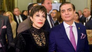 Imagini nemaivăzute! Prinţul Paul, părăsit de "suita regală"!