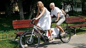 După schimbarea neaşteptată de look, DANA ROGOZ şi-a serbat ziua, dar... Detaliul observat de fani! "Unde e..."