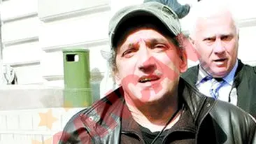 Arlechino da mai putini bani copiilor