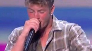 VIDEO Finalistii de la X Factor, la un pas de a fi dati afara din hotel! Afla ce au facut de i-au suparat pana si pe producatorii emisiunii!