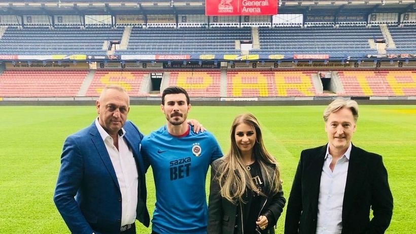 Goalkeeperul Florin Niţă a fost prezentat oficial de cehii de la Sparta Praga.