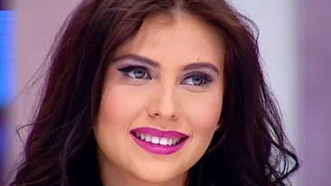 Daca vei vedea pozele astea, vei regreta ca se termina vara! Cum au aparut pe plaja doua dintre cele mai sexy fete de oras