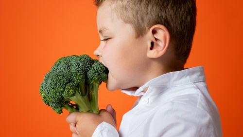 Știai că a existat gumă de mestecat cu gust de broccoli? Află cine a creat-o și ce succes a avut