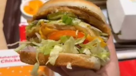 Un turist român și-a comandat un burger la McDonald’s. A rămas fără cuvinte când a văzut ce a primit