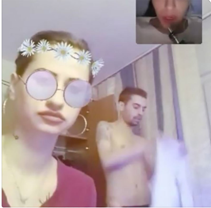 David Puşcaş, fiul adoptiv al Luminiţei Anghel, şi-a făcut iubită! Aflat cu Ada în cameră, tânărul s-a dezbrăcat în faţa webcam-ului şi…