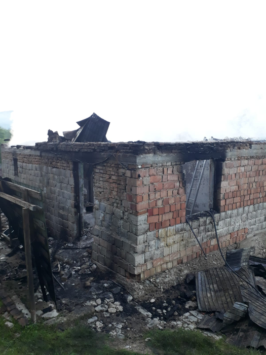 Un tânăr din Dâmbovița a fost găsit carbonizat în propria locuință. Concluzia șocantă la care au ajuns anchetatorii