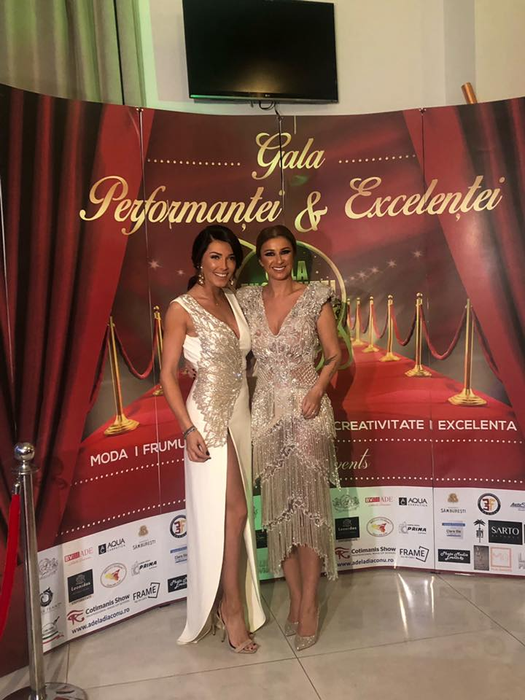 Anamaria Prodan a purtat o rochie extrem de elegantă, dar transparentă! Gafa făcută de soția lui Reghe când a primit un premiu important în cariera ei