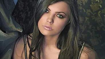 Paula Seling se imbracă foarte prost! Îmi sângerează ochii, m-am îmbolnăvit cu lipsa ei de stil. Vezi cine spune asta