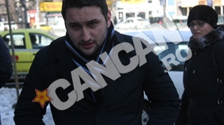 Proful Dan Octavian Visan, in dilema pentru un loc de munca: jurnalist TV sau retailer de medicamente?
