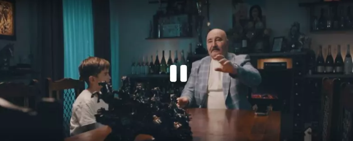 Cum arată vila lui Nuțu Cămătaru din Snagov. Locuiește pe malul lacului alături de Claudia Brazilianca