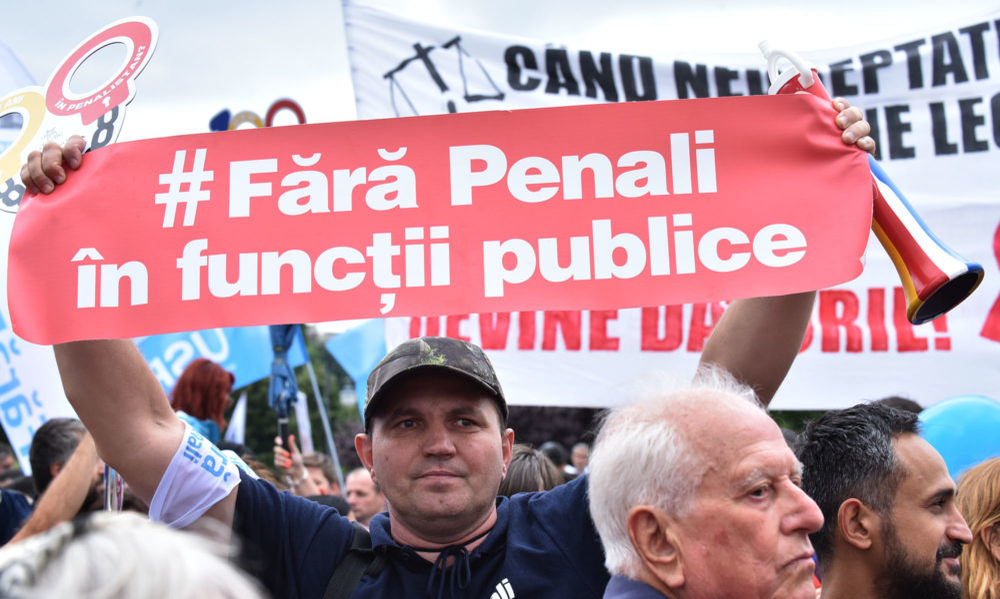 Mitingul diasporei! Alte 40 de persoane din Piața Victoriei au avut nevoie de îngrijiri medicale