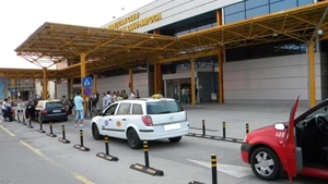 "Vă duc fără ceas și îmi..." Ce i-a cerut un taximetrist unei cliente pe care a luat-o din Aeroportul din Cluj-Napoca