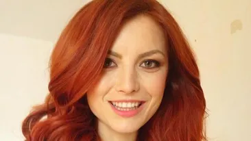 Secrete de familie! Află cum reuşeşte Elena Gheorghe să îndeplinească rolurile de mamă, artistă şi soţie! Chiar nu te aşteptai