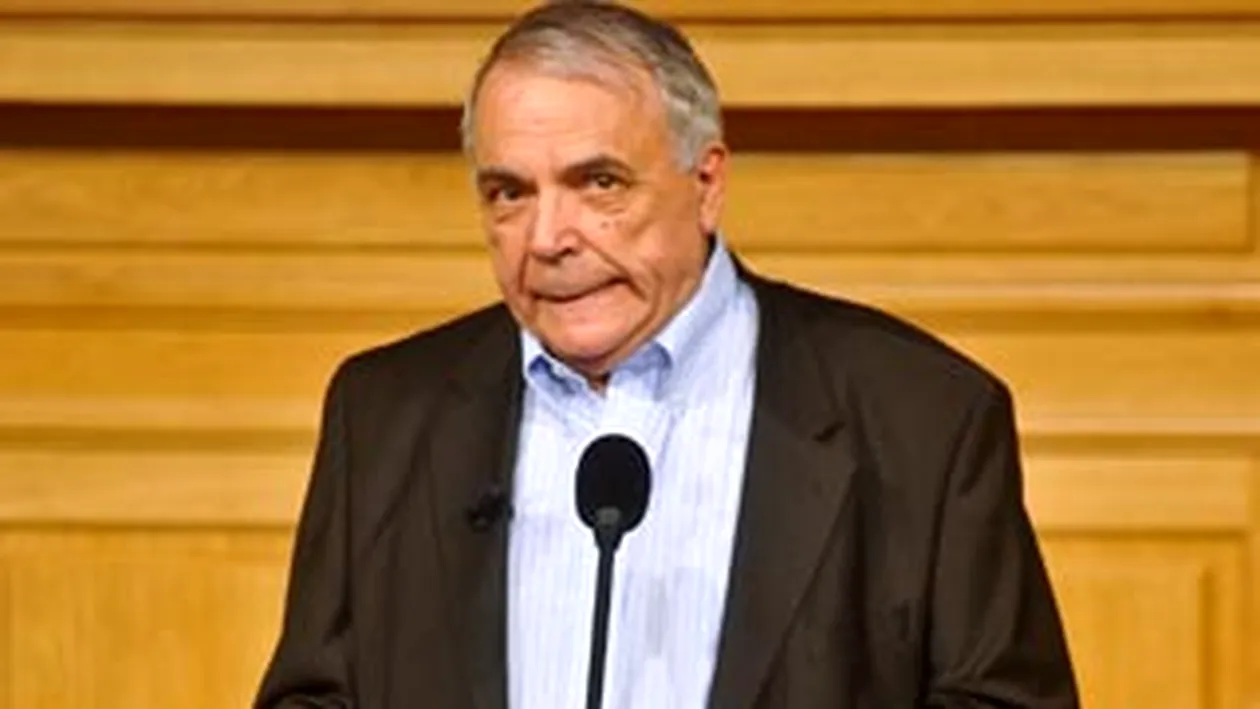 Nicolae Manolescu, ambasadorul Romaniei la Paris pe langa UNESCO, mai are de asteptat pana sa devina un om liber! Nu a putut divorta la primul termen