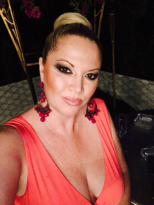 Oana Lis a dat chix cu apariția ei la plajă! A îmbrăcat un costum de baie cu slip tanga