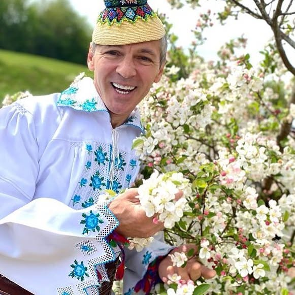 A DIVORȚAT oficial! Cântărețul din România a făcut mărturisirea: „Îmi dau lacrimile când vorbesc…”