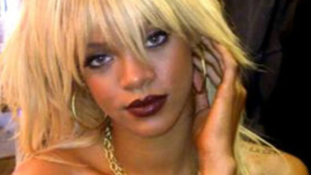 Rihanna, fata cu parul... balai! Cantareata s-a vopsit blonda