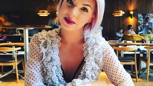 Sorana de la ”Asia” şi-a pus în valoare posteriorul, după ce a fost acuzată că vrea ”să-i spargă casa” lui  Vârciu