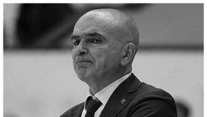 Doliu în baschetul mondial. Un antrenor, care a activat și în România, a murit la doar 61 de ani