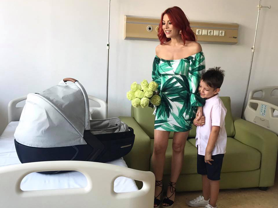 Elena Gheorghe şi-a schimbat look-ul. „În două zile este…” Cum arată acum vedeta