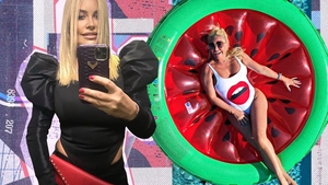 Vica Blochina încheie anul în mare stil! Blondina pleacă pentru o lună în vacanță! „Casa pe care am închiriat-o costă 12.000 de euro pe zi!”