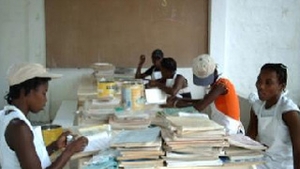 Haitienii, "prizonieri" in SUA, dupa ce au fost expediati chiar de americani!