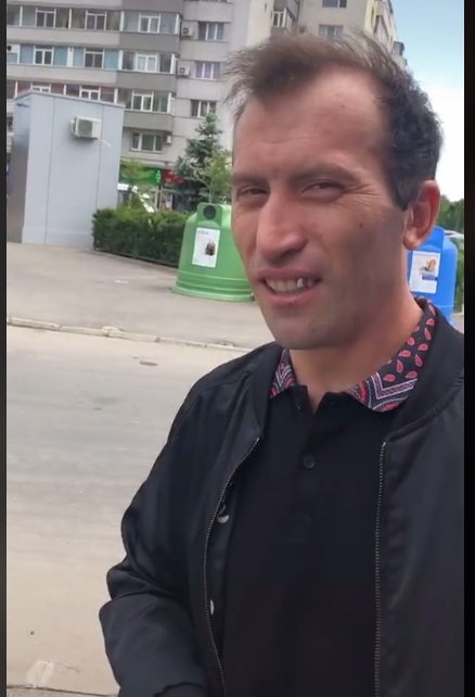 Cum a fost surprinsă Vulpiţa, în plină stradă! Reacţie bizară când a văzut că este filmată. FOTO