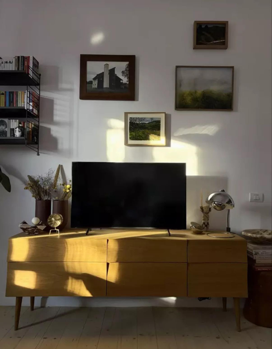 Cum arată apartamentul lui Maurice Munteanu din București. Locuința l-a costat peste 115.000 de euro