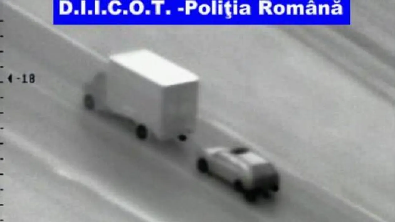 Cascadoriile uluitoare la care au apelat niște hoți români pentru a goli un TIR în trafic, cu 100 km/h VIDEO