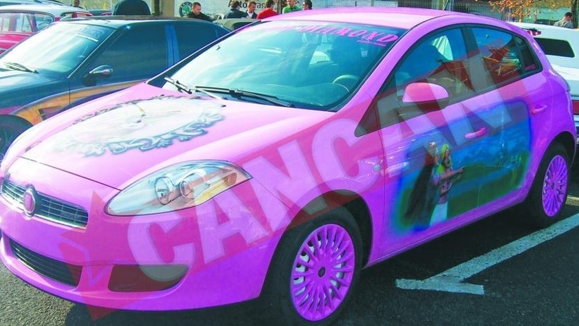 Plimbati cu masina Barbie la gradinita