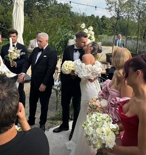 Marius și Liliana Șumudică, la nunta lui Denis Drăguș / Foto: Captură Video