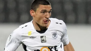 Este la un pas de divort. Dupa ce a fost prins cu amanta, Claudiu Keseru a fost dat afara din casa de sotie!