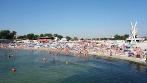 (P) Costinești își schimbă treptat imaginea: zona lacului, plaja și promenadele conturează o nouă etapă pentru stațiune