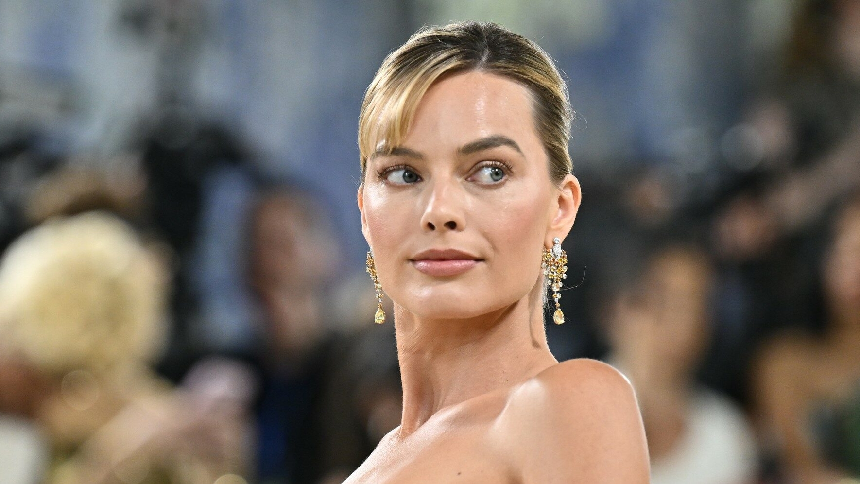 Margot Robbie și-a schimbat numele după aproape 10 ani de căsnicie. Cum apare acum actrița în documentele oficiale