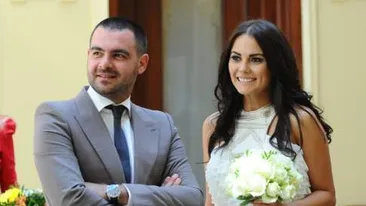 Am aflat de ce a divorţat NICOLLE STĂNESE. Soţul a prins-o ”în flagrant” cu amantul pe vedeta PRO TV!