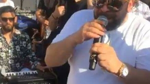 Nuntă zgomotoasă cu Salam, în plină stradă, la Ploiești. S-a lăsat cu amenzi de peste o sută de milioane...