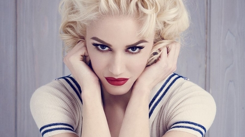 GWEN STEFANI a ajuns să fie de nerecunoscut! Aşa a apărut cântăreaţa la un eveniment