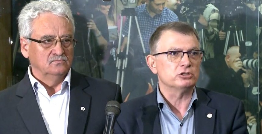 Marius Nistor (în dreapta) și colegul său, Simion Hăncescu, au avut o vară dificilă, în preajma susținerii examenelor de bacalaureat / Sursă foto: CANCAN.RO