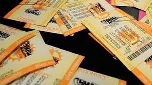 SUA are un nou bogatas! Premiul de 640 de milioane de dolari al loteriei a fost castigat!