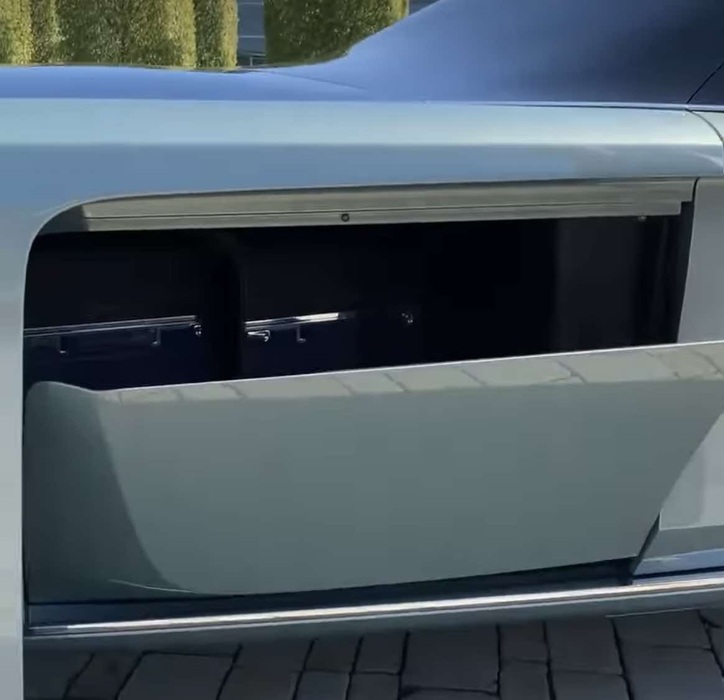 Rolls Royce 103 EX, imagine de la spate. Foto: Captură Instagram