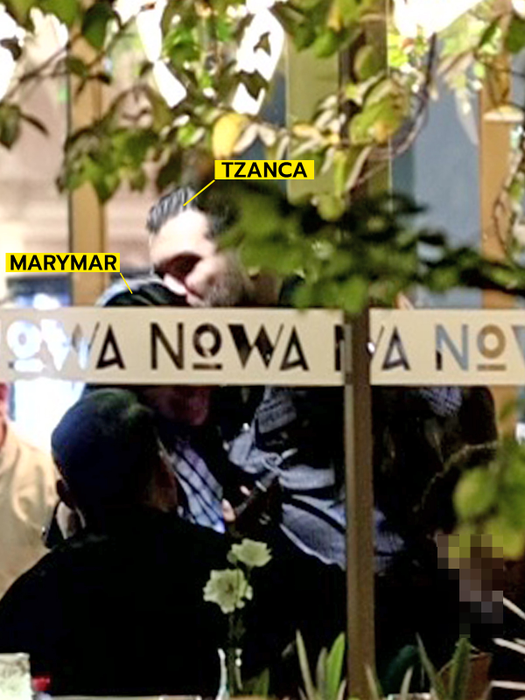 Tzancă Uraganu' o sărută pe Marymar (SURSA FOTO: CANCAN.RO)